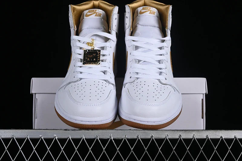 Air Jordan 1 Retro High OG "White/Gold"