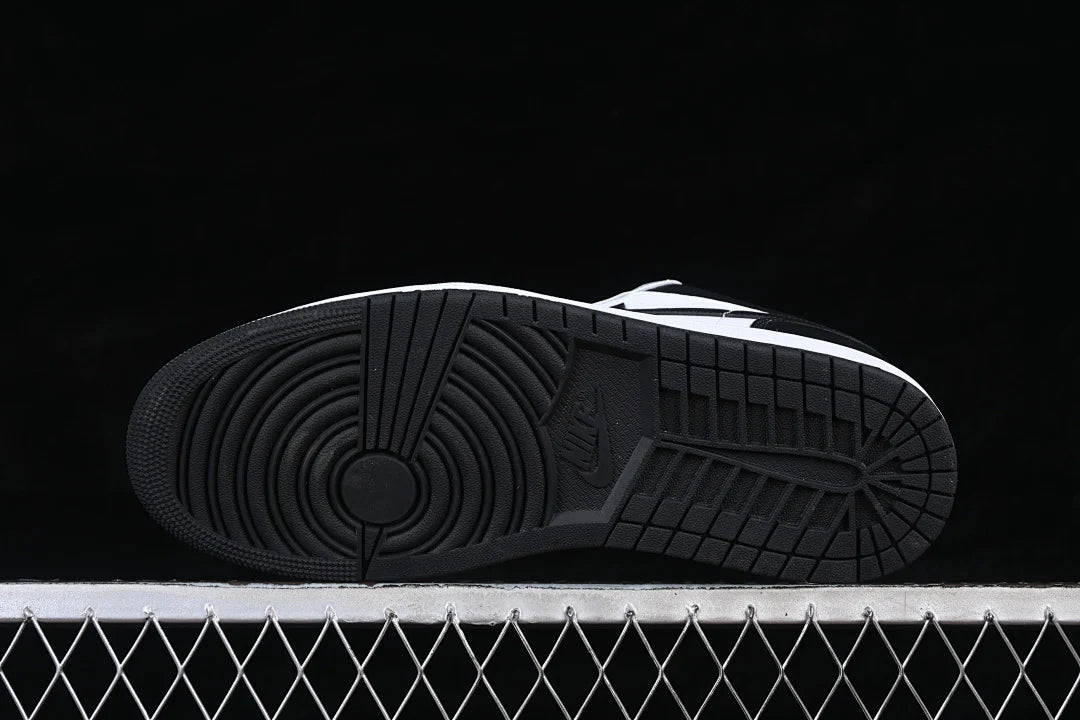 Air Jordan 1 Retro Low "Neutral Grey/Summit White/Infrared 23/Black"