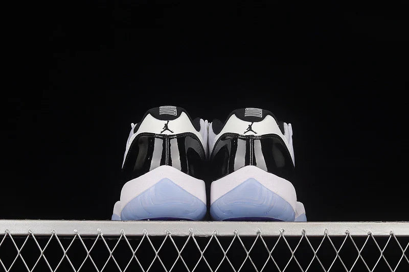 Air Jordan 11 Retro Low "Concord"