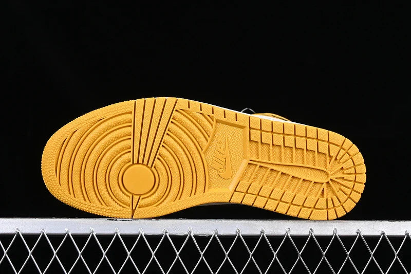Air Jordan 1 Retro High OG "Yellow Ochre"