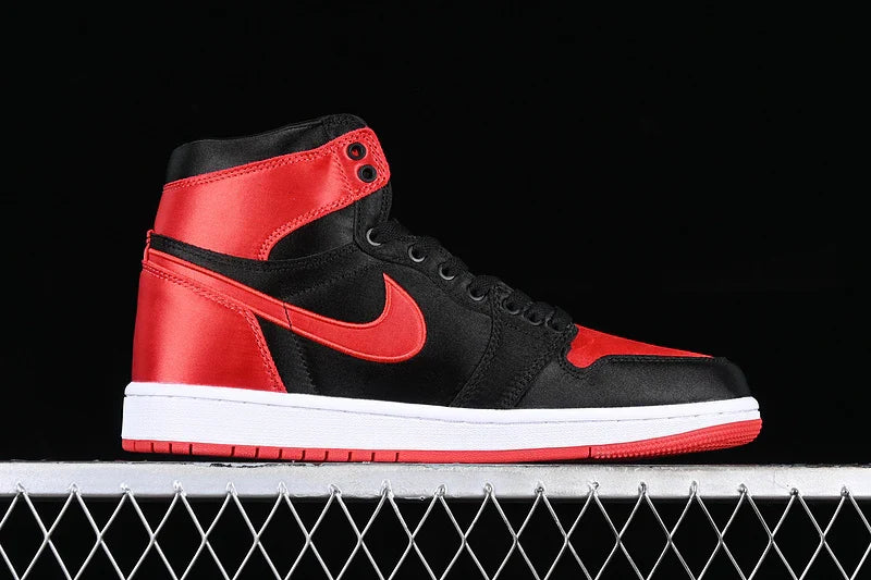 Air Jordan 1 Retro High OG "Satin Bred"