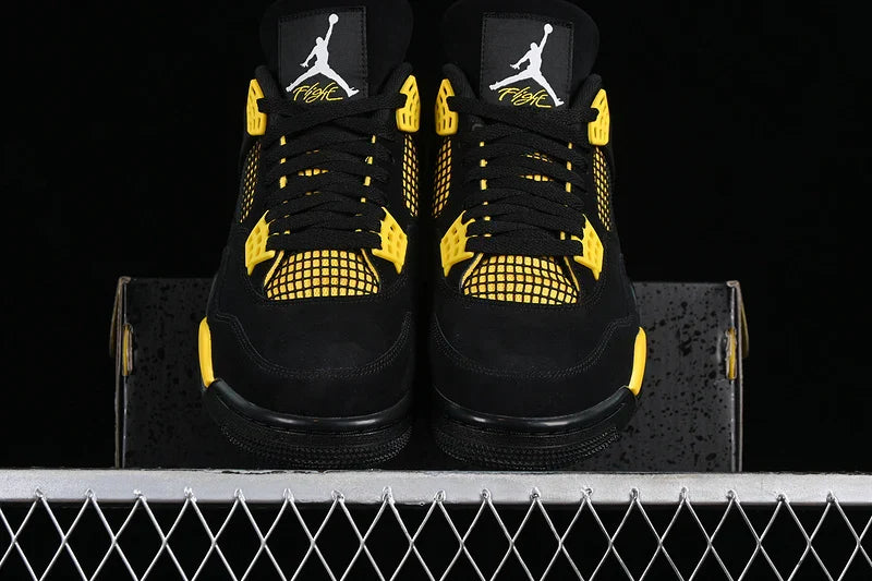 Air Jordan 4 Retro "Thunder"
