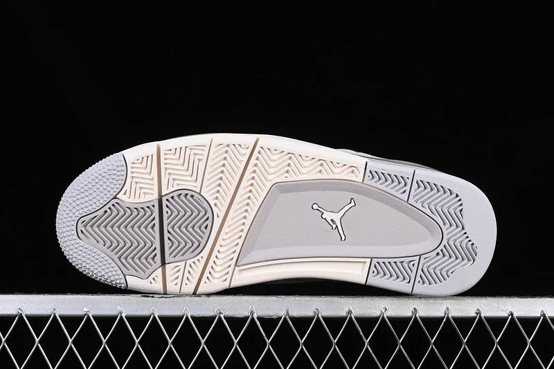 Air Jordan 4 Retro "Frozen Moments"