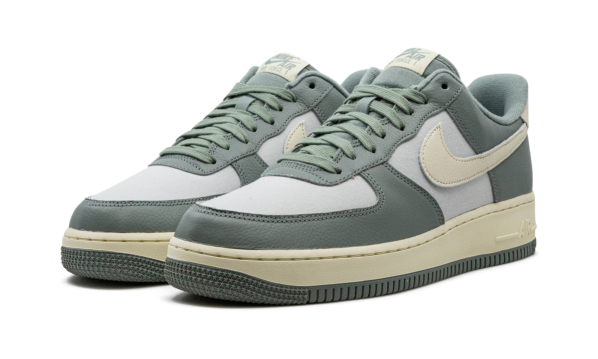 Air Force 1 Low LX "Mica Green" DV7186 300