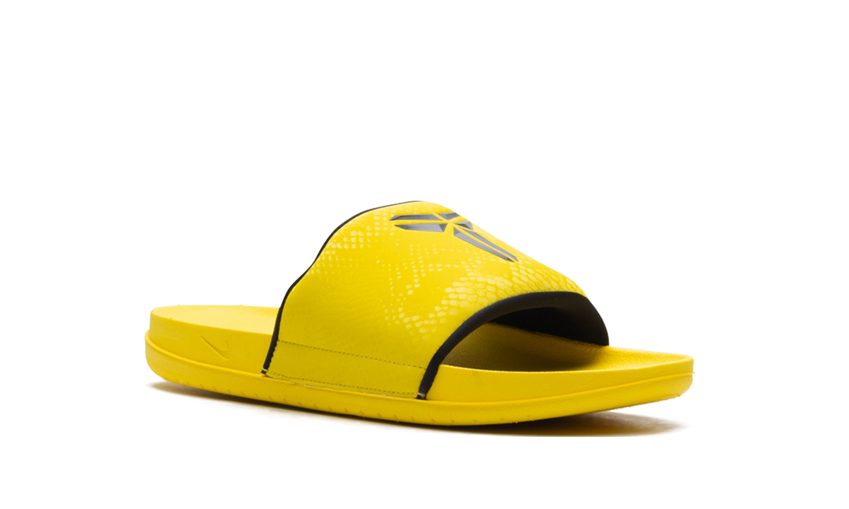 Kobe Offcourt Slide "Lightning" IF2870 700