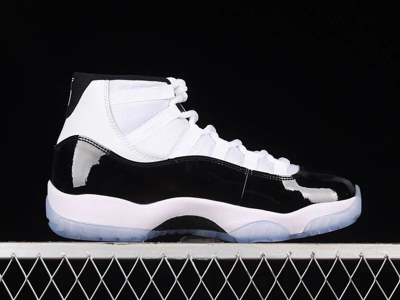 Air Jordan 11 Retro "Concord"