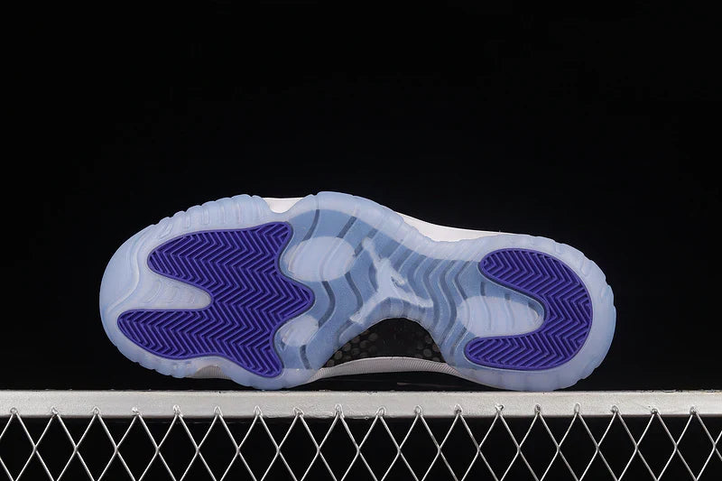 Air Jordan 11 Retro Low "Concord"