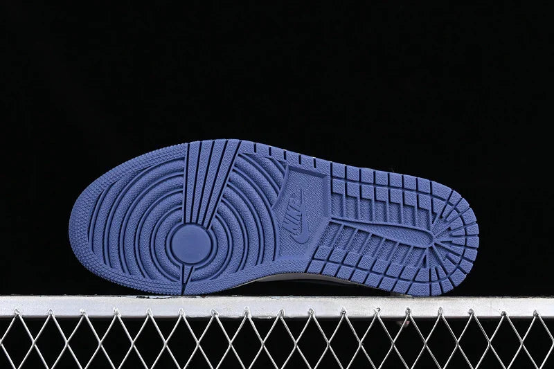 Air Jordan 1 Retro High OG "Blue Moon"
