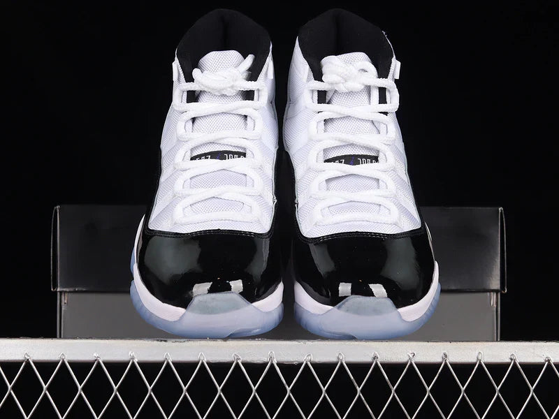 Air Jordan 11 Retro "Concord"