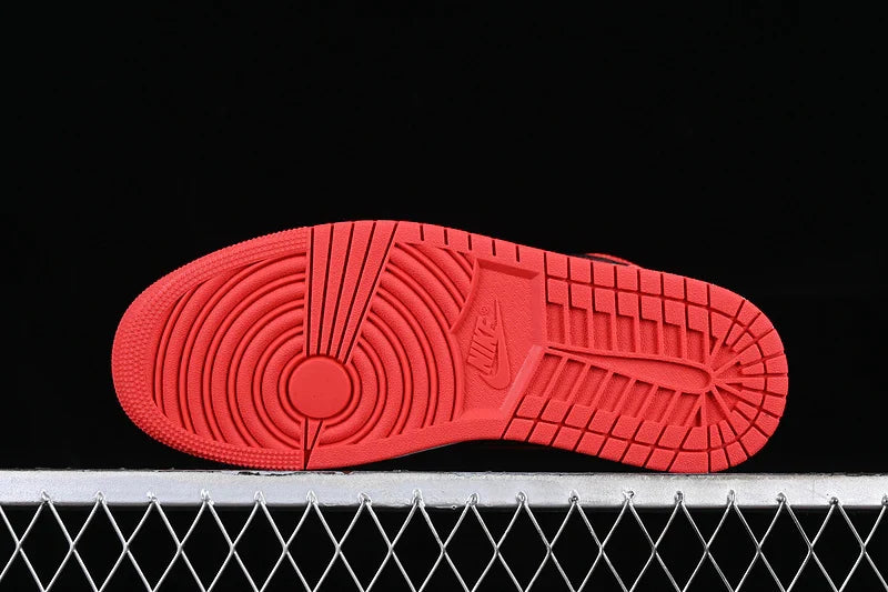 Air Jordan 1 Retro High OG "Satin Bred"