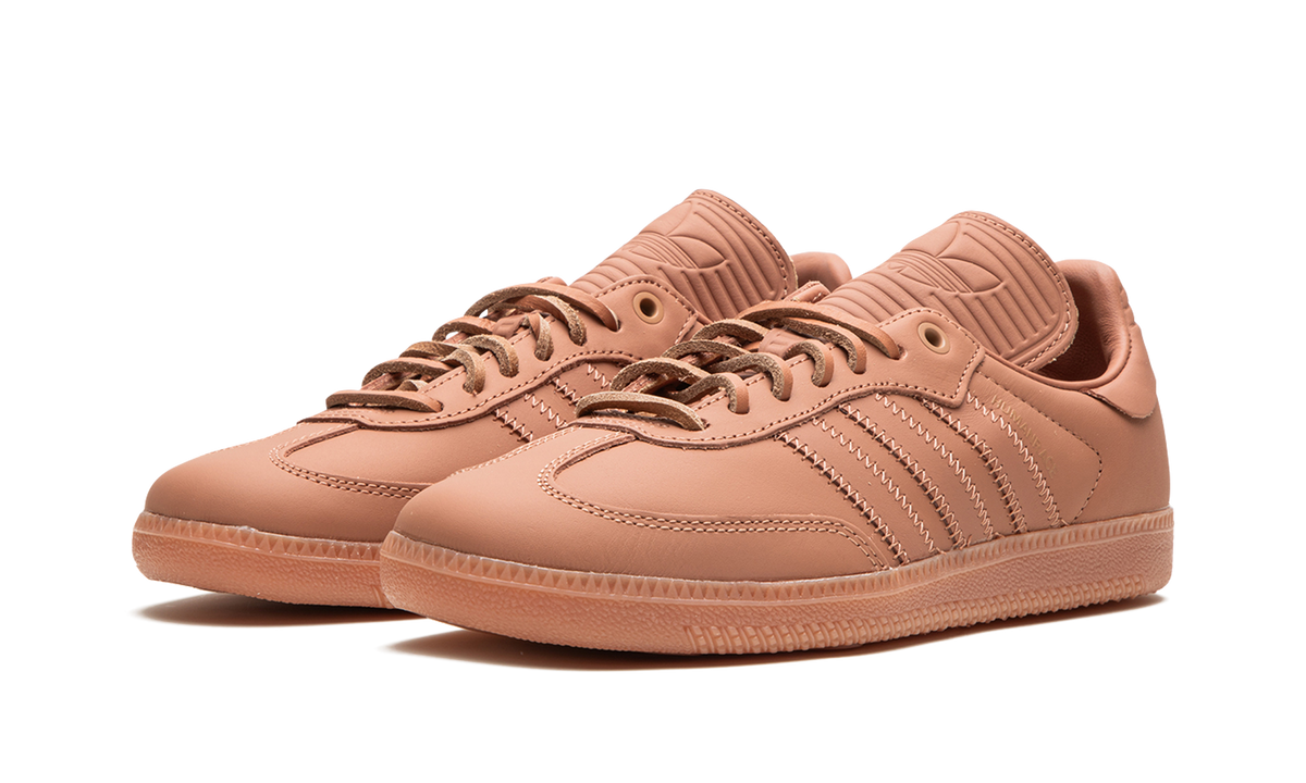 Humanrace Samba "Pharrell Williams - Terracotta" IE7290