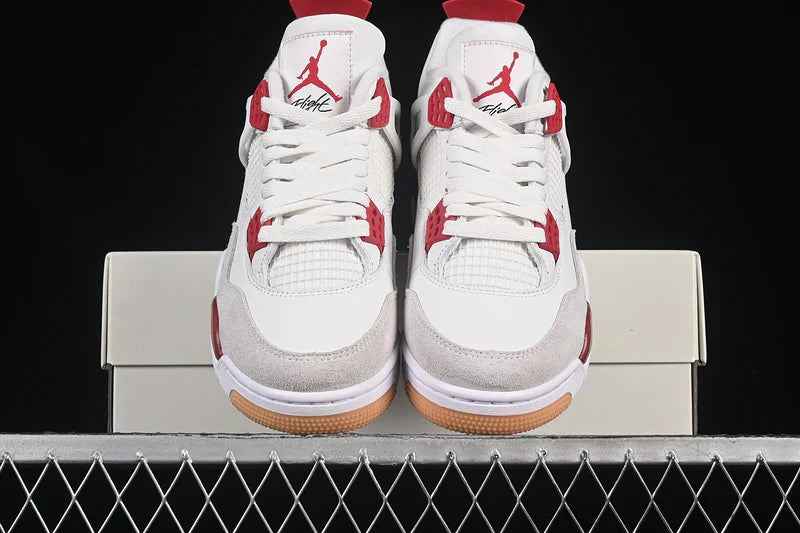 Air Jordan 4 Retro "Varsity Red"