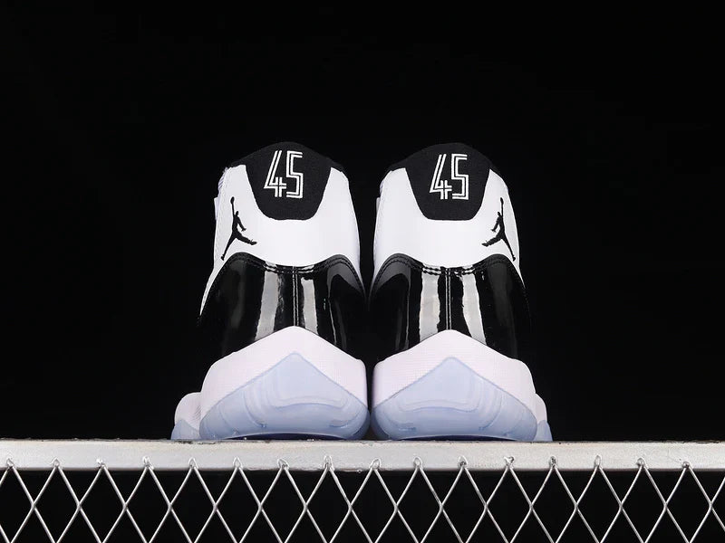 Air Jordan 11 Retro "Concord"