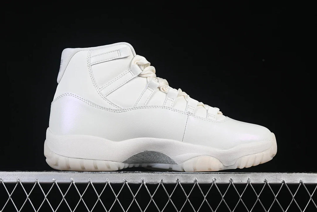 Air Jordan 11 Retro "Pearl"