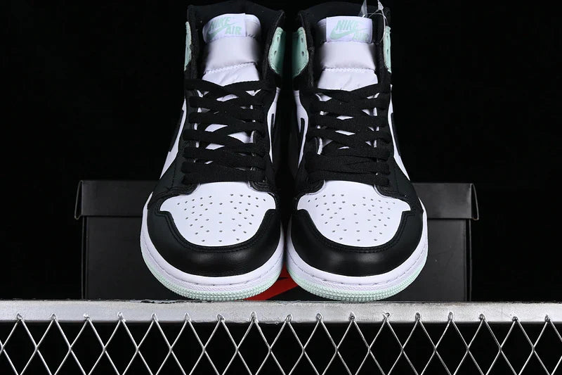 Air Jordan 1 Retro High OG NRG "Igloo"