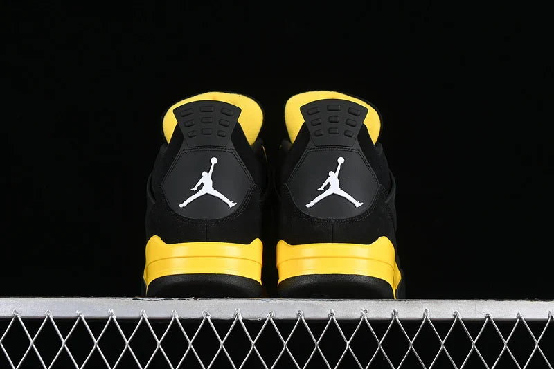Air Jordan 4 Retro "Thunder"