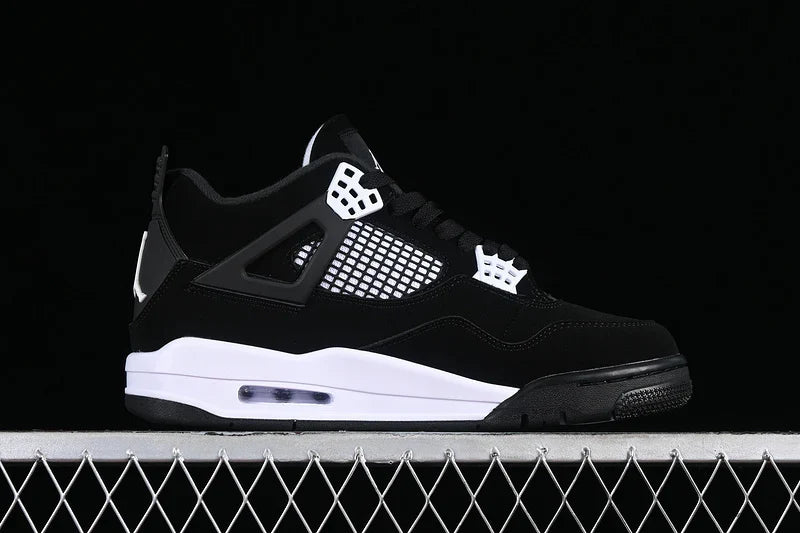 Air Jordan 4 Retro "White Thunder"