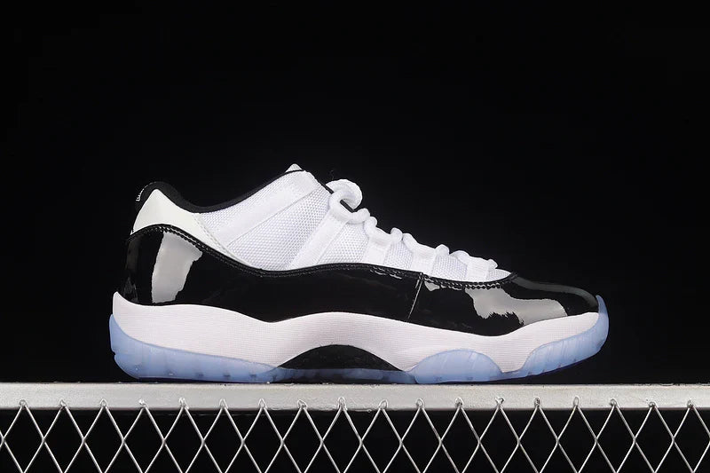 Air Jordan 11 Retro Low "Concord"