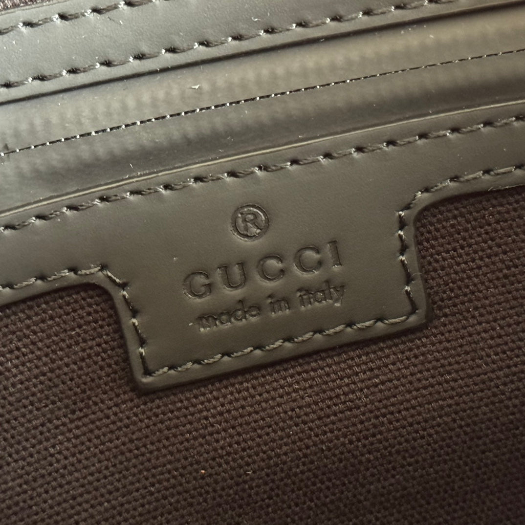 GUCCI 25S MARMONT MATELASSÉ WAIST BAG 24 CM IN BLACK CALFSKIN