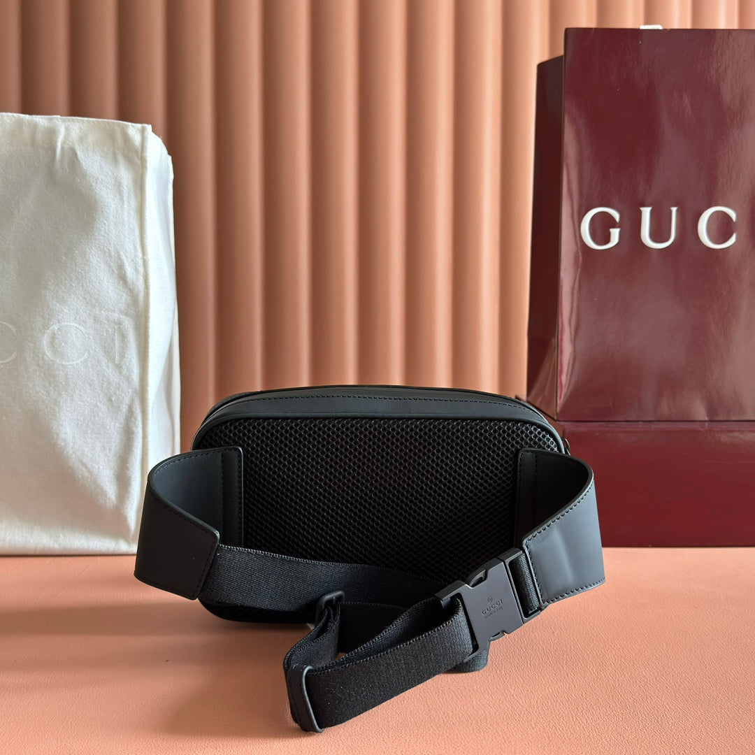 GUCCI 25S MARMONT MATELASSÉ WAIST BAG 24 CM IN BLACK CALFSKIN