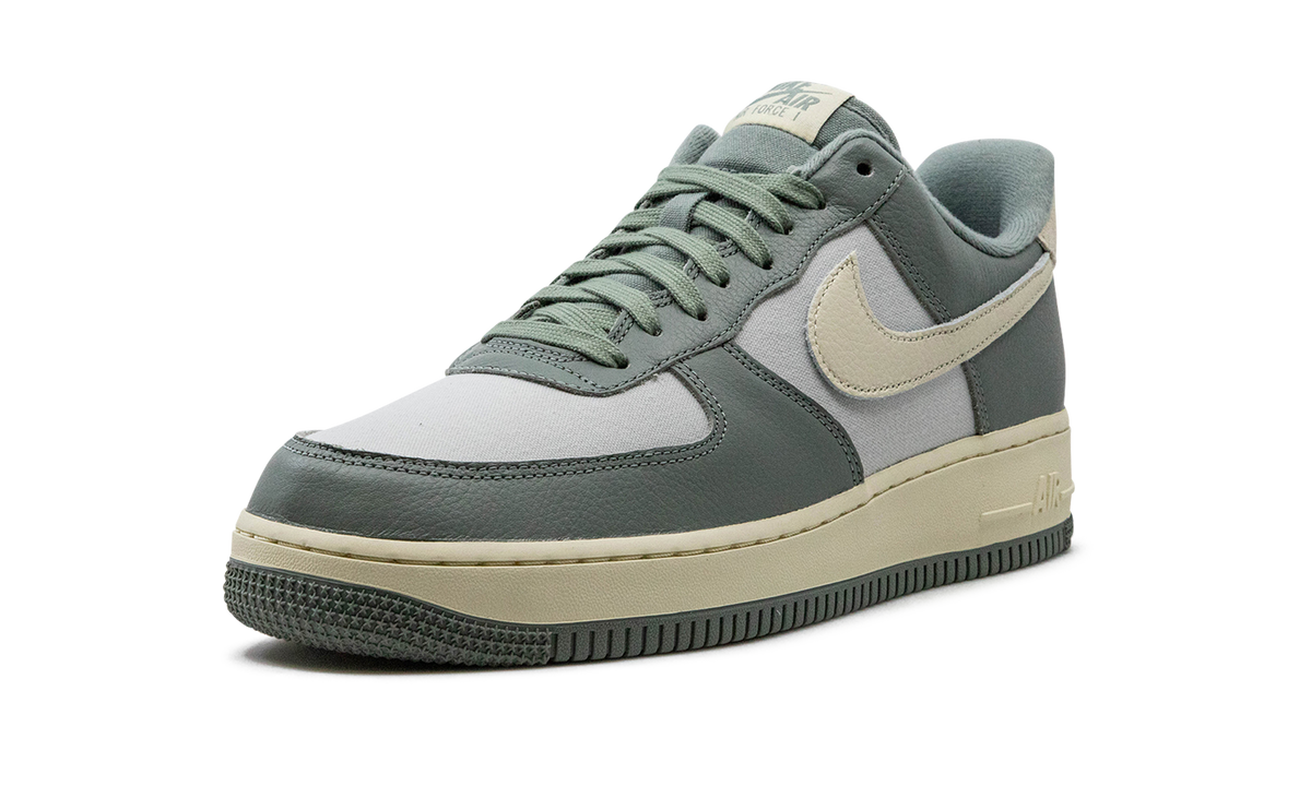 Air Force 1 Low LX "Mica Green" DV7186 300